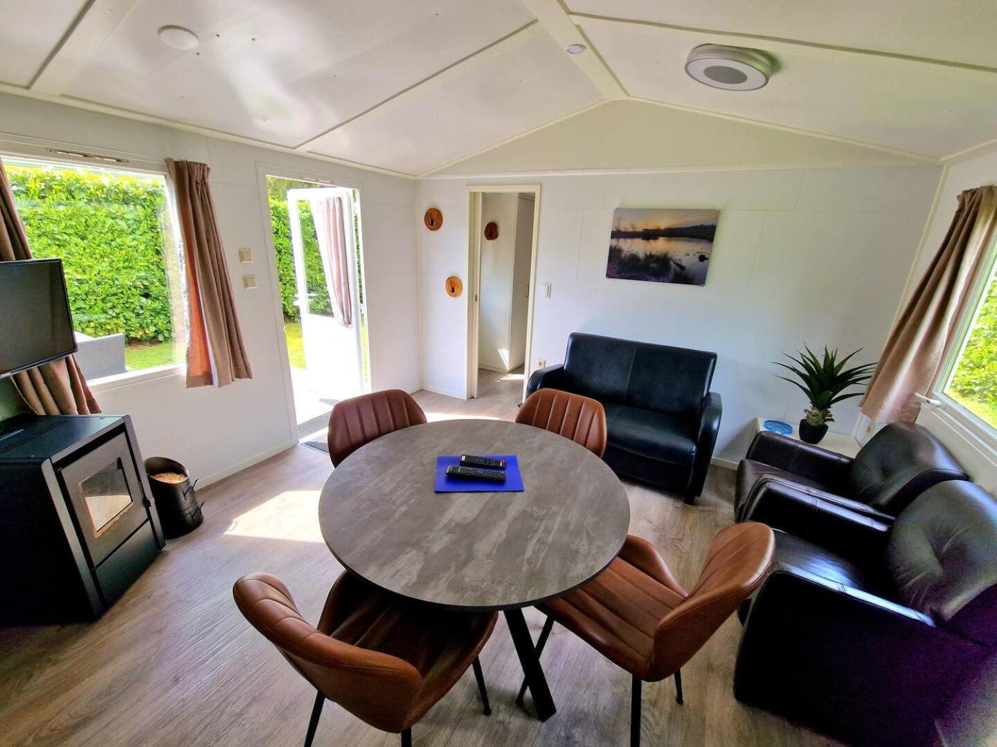 Charmante Woning Op Rustig Park Met Fietsen Epe Kültér fotó